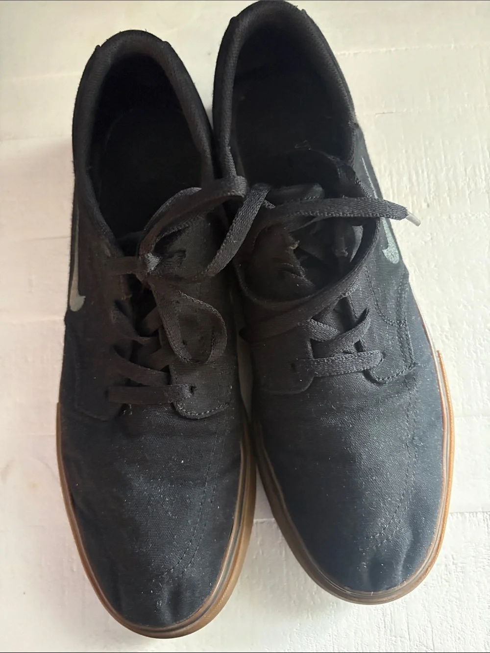 Nike Men’s Black Canvas Sneakers with Gum Sole